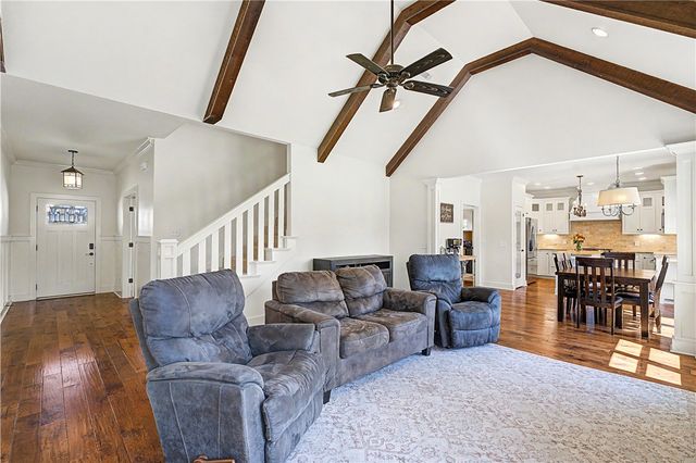 1213 Chancery Lane, Cave Springs, AR 72718