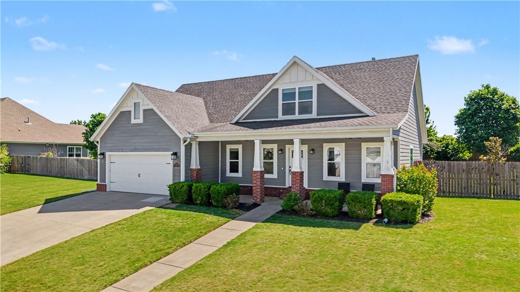 1213 Chancery Lane, Cave Springs, AR 72718
