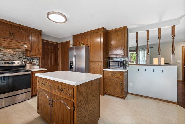 2262 HAZEN ROAD, Green Bay, WI 54311