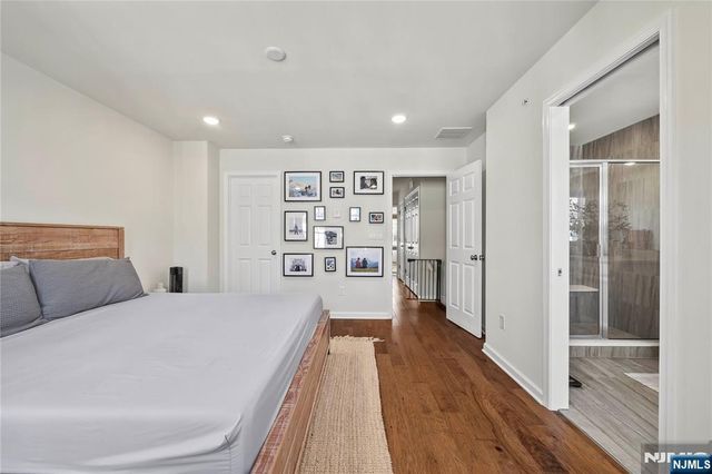 65 Landmark Lane 905, Fair Lawn, NJ 07410