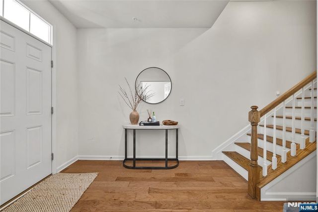 65 Landmark Lane 905, Fair Lawn, NJ 07410