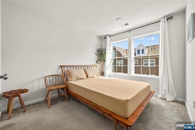 65 Landmark Lane 905, Fair Lawn, NJ 07410