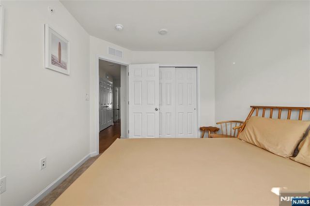 65 Landmark Lane 905, Fair Lawn, NJ 07410