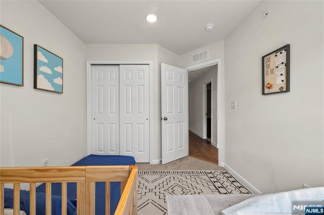 65 Landmark Lane 905, Fair Lawn, NJ 07410