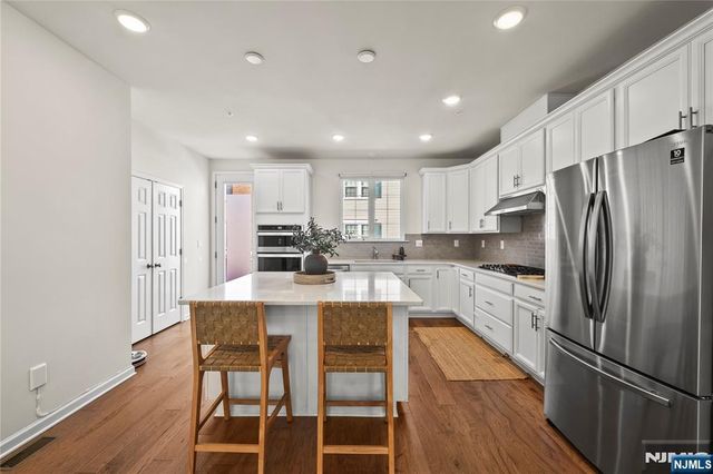 65 Landmark Lane 905, Fair Lawn, NJ 07410