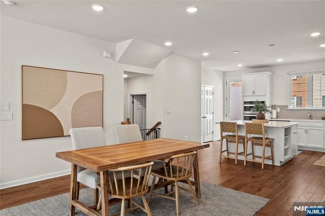 65 Landmark Lane 905, Fair Lawn, NJ 07410