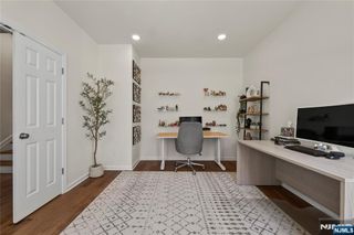 65 Landmark Lane 905, Fair Lawn, NJ 07410