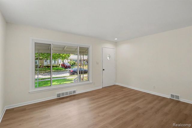 4510 Rosewold Avenue, Royal Oak, MI 48073