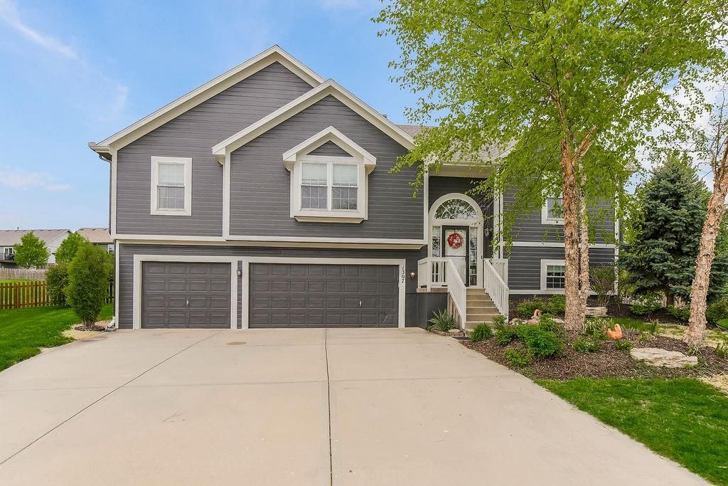 1307 Honeysuckle Court, Liberty, MO 64068