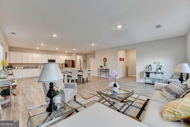 4335 Magpie Drive, Hoschton, GA 30548