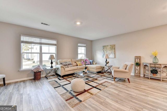 4335 Magpie Drive, Hoschton, GA 30548