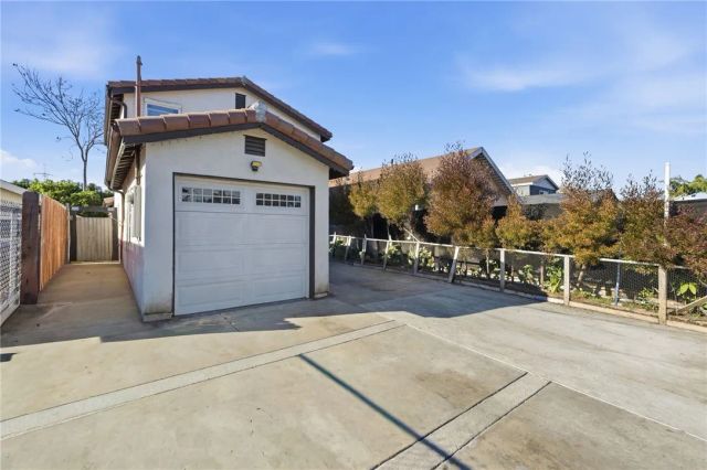 9577 Maie, Los Angeles, CA 90002