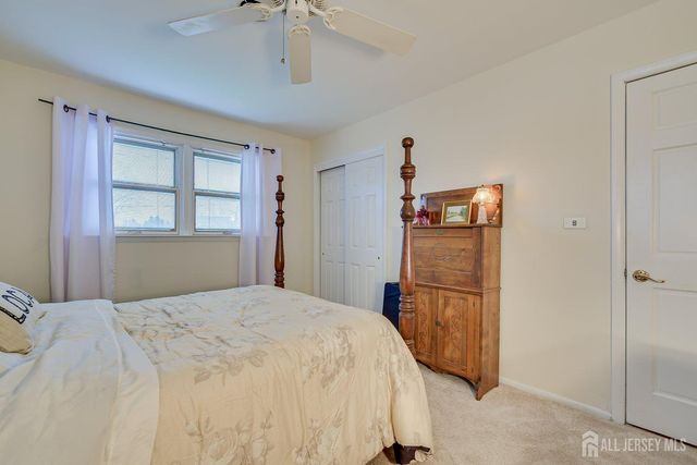 8 Adelphi Court, Edison, NJ 08837