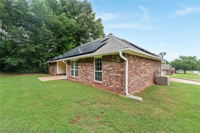 1427 Christopher Street, Lavaca, AR 72941