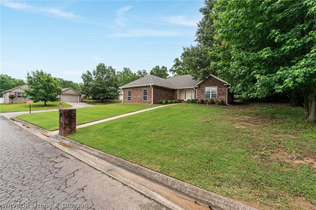 1427 Christopher Street, Lavaca, AR 72941