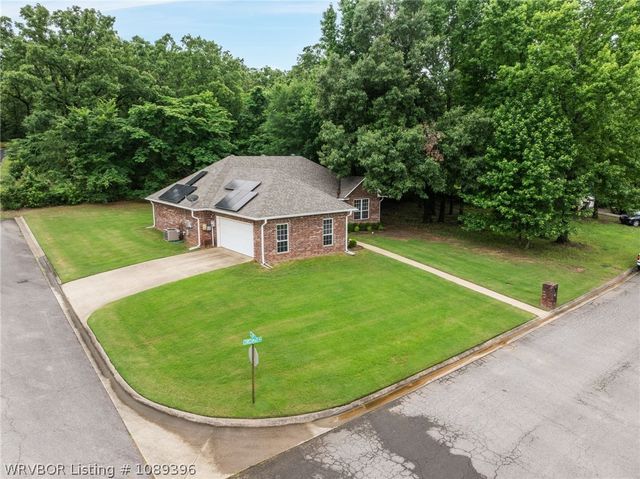 1427 Christopher Street, Lavaca, AR 72941