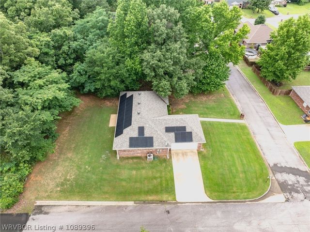 1427 Christopher Street, Lavaca, AR 72941