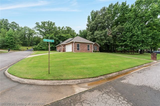 1427 Christopher Street, Lavaca, AR 72941