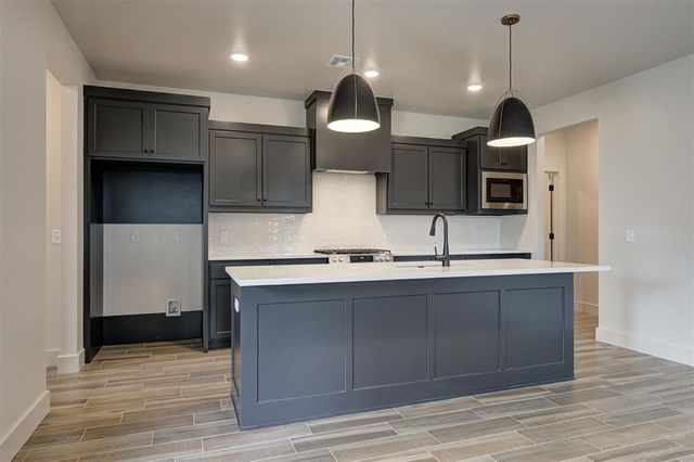 6016 Kinnick Drive, Edmond, OK 73034