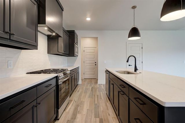 6016 Kinnick Drive, Edmond, OK 73034