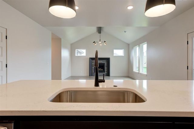 6016 Kinnick Drive, Edmond, OK 73034