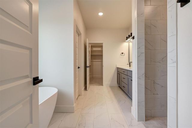 6016 Kinnick Drive, Edmond, OK 73034