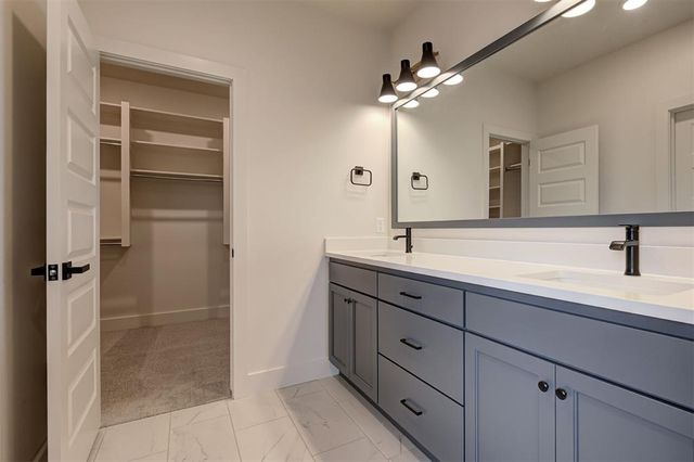 6016 Kinnick Drive, Edmond, OK 73034