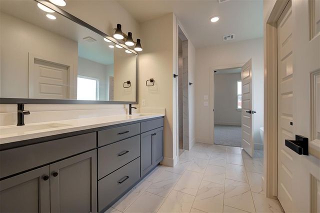 6016 Kinnick Drive, Edmond, OK 73034