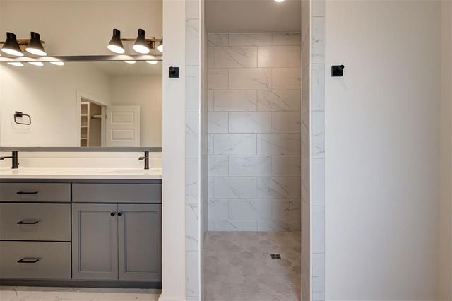 6016 Kinnick Drive, Edmond, OK 73034