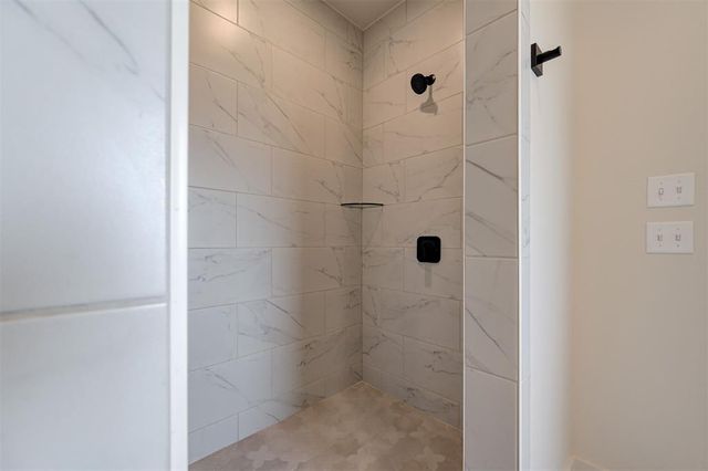 6016 Kinnick Drive, Edmond, OK 73034