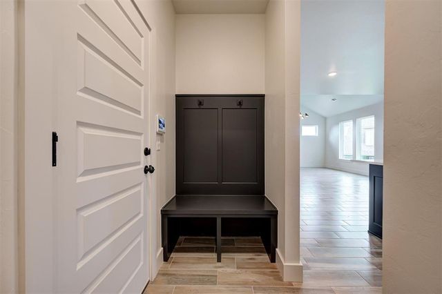 6016 Kinnick Drive, Edmond, OK 73034