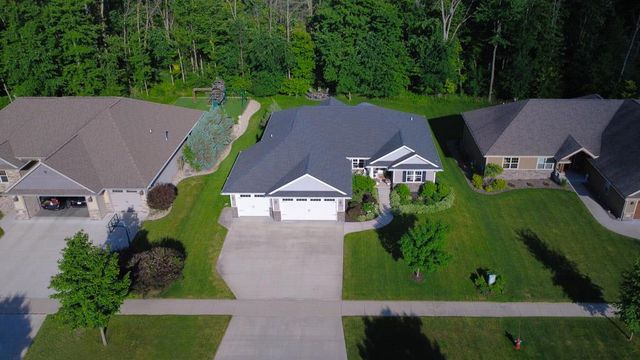 1126 Folkestone Drive, Green Bay, WI 54313