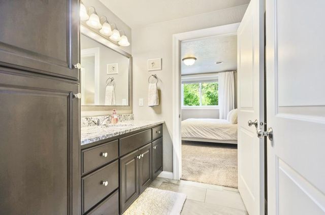 1126 Folkestone Drive, Green Bay, WI 54313