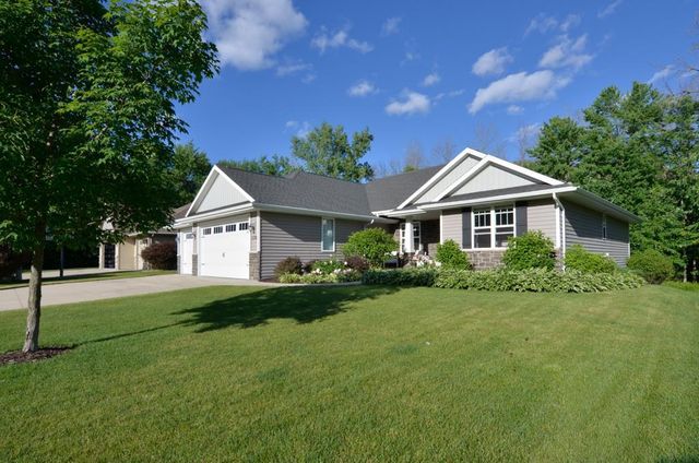 1126 Folkestone Drive, Green Bay, WI 54313