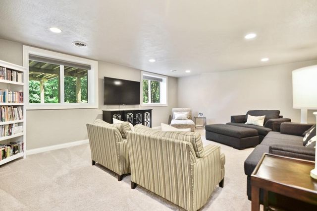 1126 Folkestone Drive, Green Bay, WI 54313