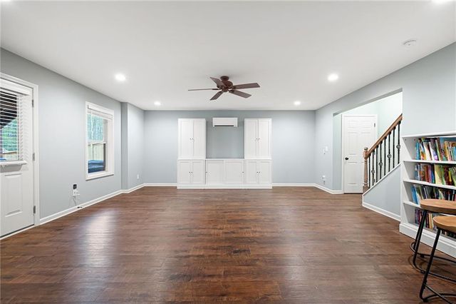 4421 Wooded Oaks NW, Kennesaw, GA 30152