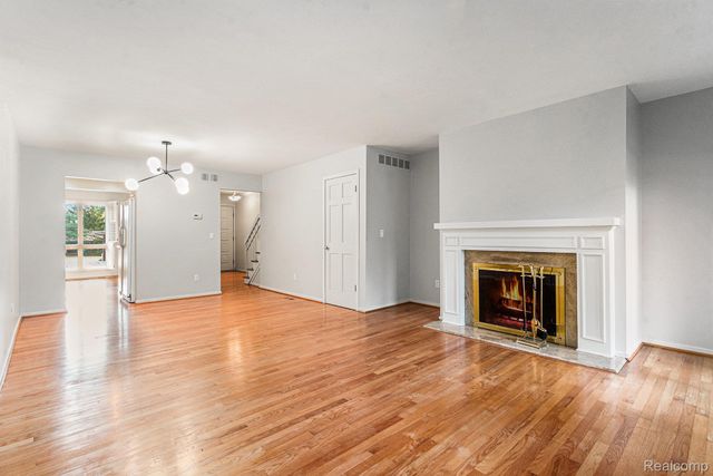 1090 Greenhills Drive, Ann Arbor, MI 48105