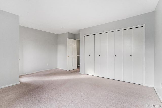 1090 Greenhills Drive, Ann Arbor, MI 48105