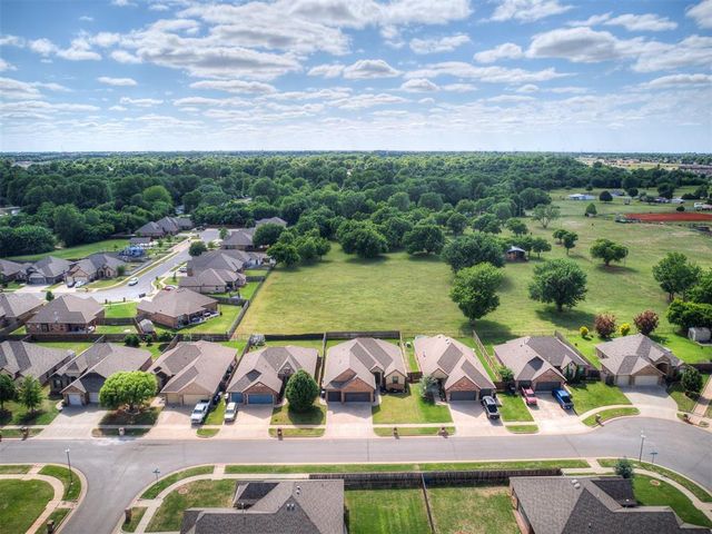 2513 Wayne Cutt Avenue, Yukon, OK 73099