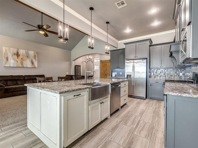 2513 Wayne Cutt Avenue, Yukon, OK 73099
