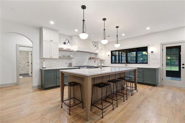 290 Walnutwood Trail, Roswell, GA 30075