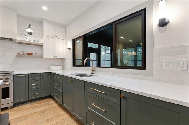 290 Walnutwood Trail, Roswell, GA 30075