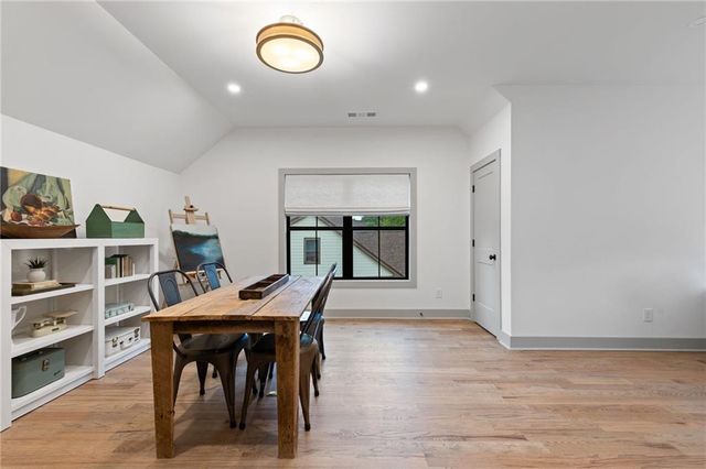 290 Walnutwood Trail, Roswell, GA 30075