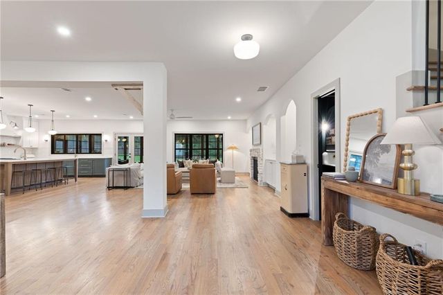 290 Walnutwood Trail, Roswell, GA 30075