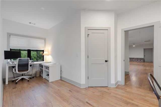 290 Walnutwood Trail, Roswell, GA 30075