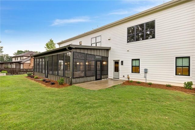 290 Walnutwood Trail, Roswell, GA 30075