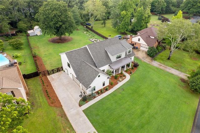 290 Walnutwood Trail, Roswell, GA 30075