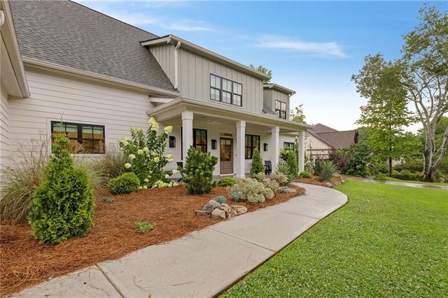 290 Walnutwood Trail, Roswell, GA 30075