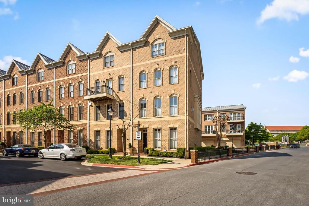 Image 2 of property listing at 2618 LIGHTHOUSE LN, Baltimore, MD 21224