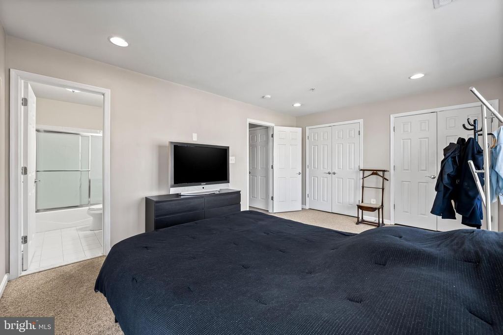 Image 25 of property listing at 2618 LIGHTHOUSE LN, Baltimore, MD 21224